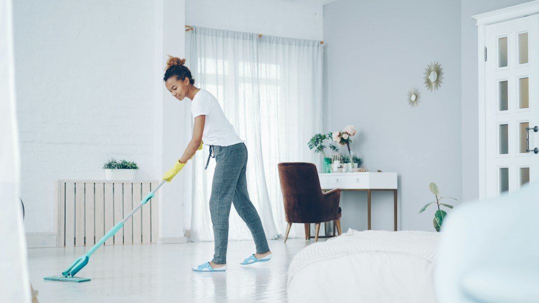 Mop giratório 360 com balde: vale a pena para a rotina de limpeza?